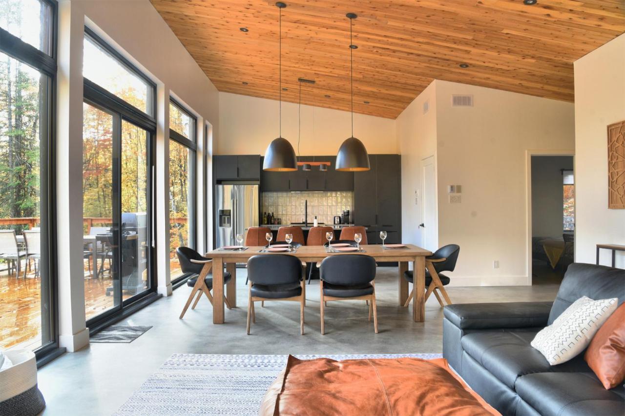 Kallm-Mont-Tremblant Chalet With Hot Tub, Pond & Beach On Private 7Acre Estate Lac-Superieur 외부 사진