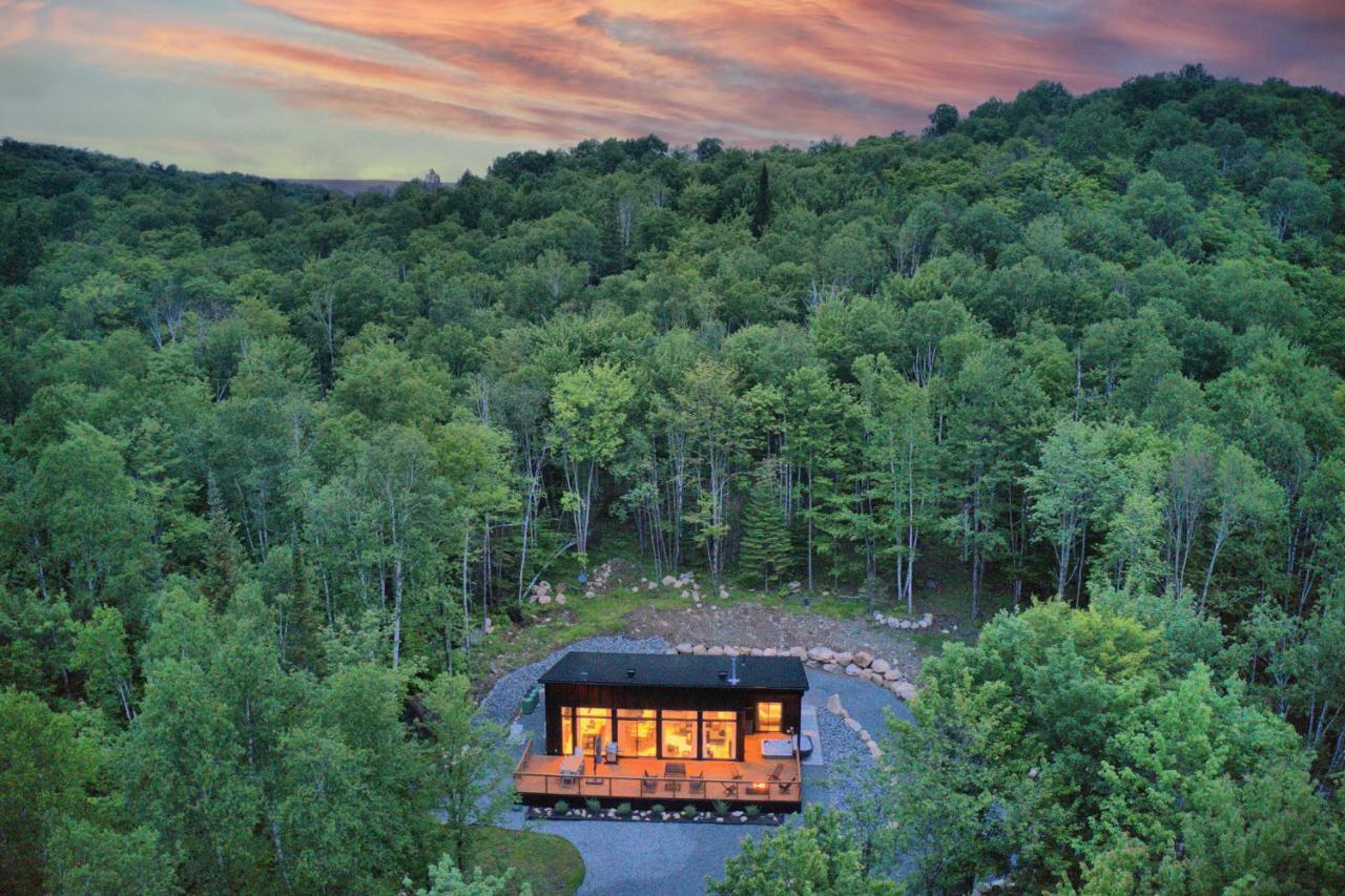 Kallm-Mont-Tremblant Chalet With Hot Tub, Pond & Beach On Private 7Acre Estate Lac-Superieur 외부 사진