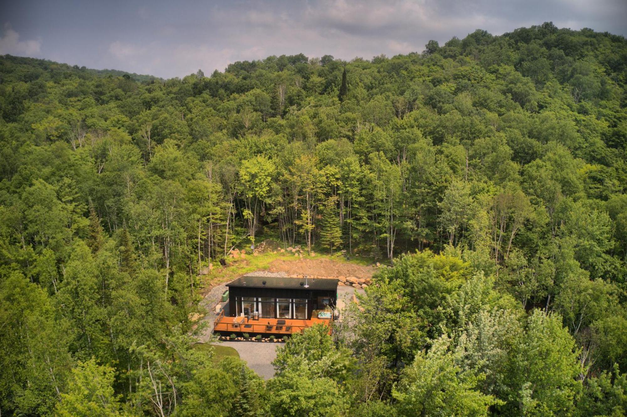 Kallm-Mont-Tremblant Chalet With Hot Tub, Pond & Beach On Private 7Acre Estate Lac-Superieur 외부 사진